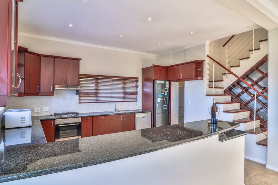 To Let 6 Bedroom Property for Rent in Bettys Bay Western Cape